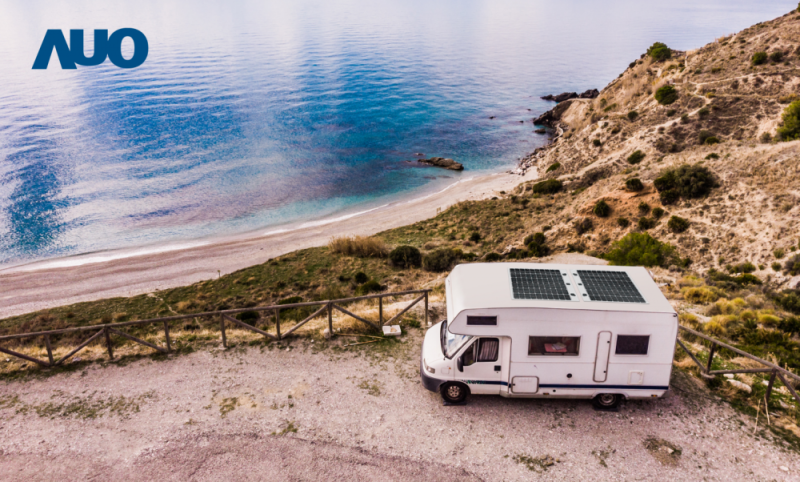 「可撓輕量化太陽光電板SunCurva」使用輕量特殊耐候型複合板取代傳統太陽能板的玻璃前板，不僅降低70%重量，每米平方僅3Kg；具有抗衝擊性能及通過電磁相容性測試，可應用於交通運輸工具，如露營車、遊艇等